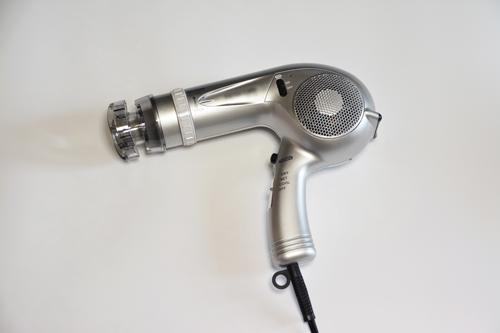 ドライヤーの寿命はいつ 火花や焦げ臭いにおいの原因を徹底解明 那須塩原 貸別荘を営む森のもかさん