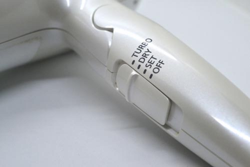 ドライヤーの寿命はいつ 火花や焦げ臭いにおいの原因を徹底解明 那須塩原 貸別荘を営む森のもかさん